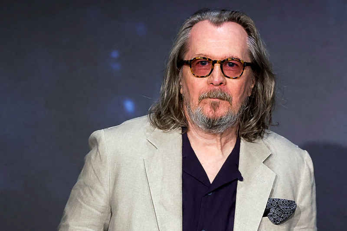 Beckham and Oldman  awarded knighthoods